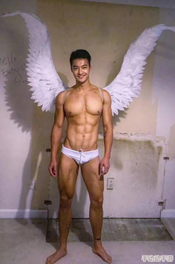 中国腹肌男Gay互吃鳮吧：震撼！超模盛宴引发社交媒体疯狂讨论，令人目不暇接的视觉享受！