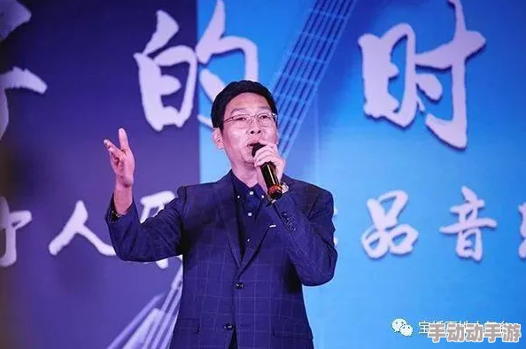 男女一边摸一边脱一边脱动态图，展现激情瞬间与细腻情感交织的全新动态，让人目不暇接的视觉盛宴！