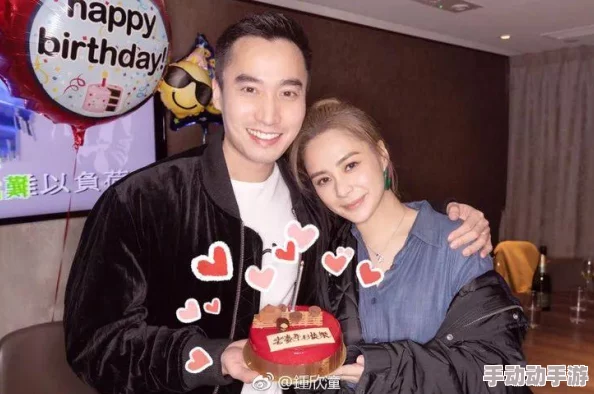边吻边揉激烈视频：热辣场面引发网友热议，情感与激情交织的瞬间令人心跳加速！