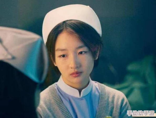 日本护士三级做爰在线观看：最新动态与观众反响，探讨其在影视行业中的影响力与受欢迎程度