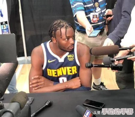 地铁逃生游戏角色对比：乔治与大白，谁才是更佳选择？