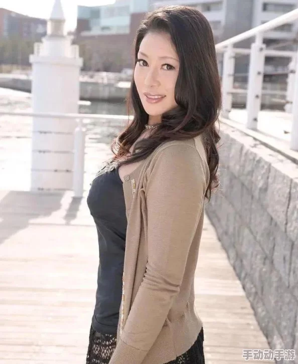 北岛玲一区二区：最新动态曝光，粉丝期待她的新作品与活动安排！