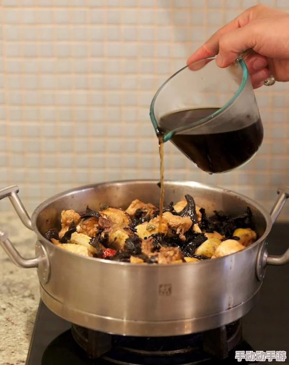 蘑菇视频红色logo着色新动态:全新视觉效果引发用户热议,品牌形象焕然一新! 蘑菇视频红色logo着色新动态:全新视觉效果引发用户热议,品牌形象焕然一新!