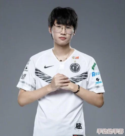 真人csgo打野:全新战术与团队配合,带你领略不一样的游戏体验与精彩瞬间! 真人csgo打野:全新战术与团队配合,带你领略不一样的游戏体验与精彩瞬间!