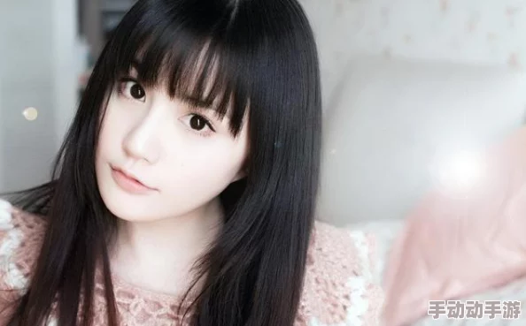 黄容-黄-色-小说：在纷繁复杂的情感世界中，揭示人性深处的欲望与挣扎，带你走进一个充满色彩的故事