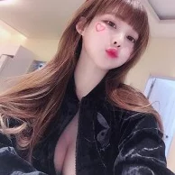 美女的胸又大又www的网站：最新动态分享，带你了解更多关于时尚与美丽的精彩内容！