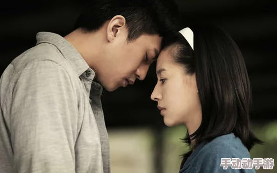 从后面挺进去激情视频：最新热播剧引发观众热议，剧情反转让人意想不到，网友纷纷讨论角色发展与情感纠葛！