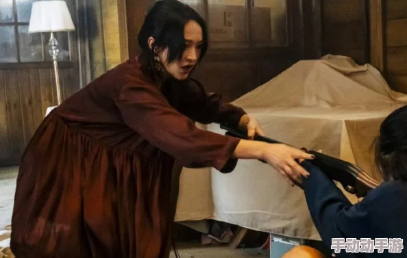 真人强 112分钟国产：全新剧情曝光，观众期待度飙升，精彩片段引发热议！