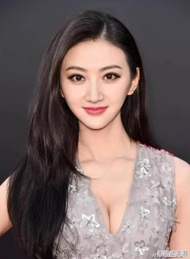 丰满肥妞BBwBBw馒头型：她的减肥计划引发热议，网友纷纷猜测背后的真实原因与心路历程！