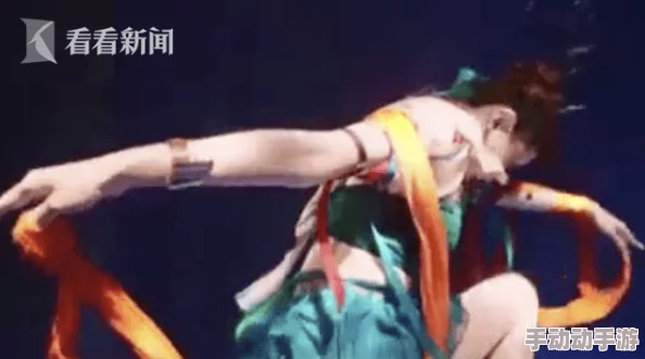 神子腿法娴熟脚法,展现出独特的技艺与风采,引发众多观众热议与赞叹,成为当下热门话题 神子腿法娴熟脚法,展现出独特的技艺与风采,引发众多观众热议与赞叹,成为当下热门话题