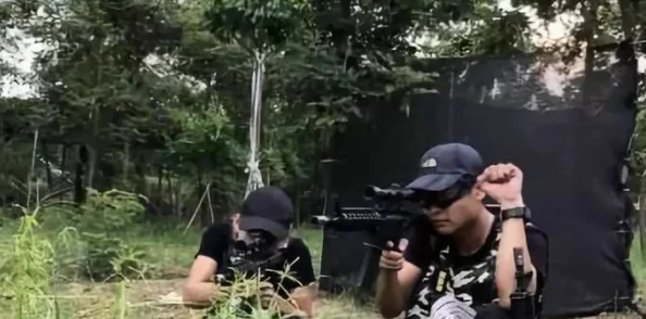 国产免费的打野战视频试看，最新动态：全新场景上线，激烈对抗等你来体验！