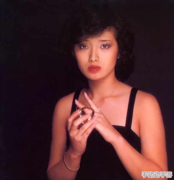 日本寡妇ⅩⅩXXⅩ69：揭示隐藏在背后的情感故事与社会现象，深度剖析女性的孤独与坚韧