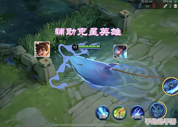 刘禅站在板凳上曹王昭君，现场目击者纷纷拍照传闻两人关系暧昧引发网友热议