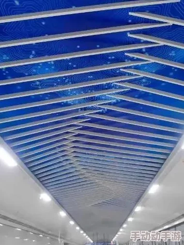 双腿放在台上h视频，展现了独特的艺术表现形式与身体美感，引发观众热议与讨论