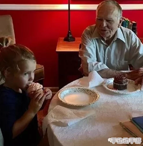 交videos老少配残疾：这段引发热议的视频让人震惊，老人和年轻人之间的爱竟如此真实！