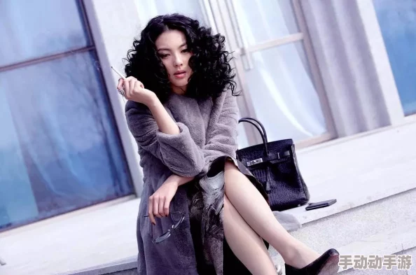 丰满善良漂亮的岳6：探讨女性形象在现代社会中的多重角色与影响力分析