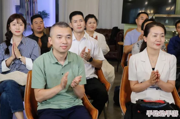 性xxxx视频：最新动态揭示了行业内的变化与趋势，观众反响热烈，引发广泛讨论与关注