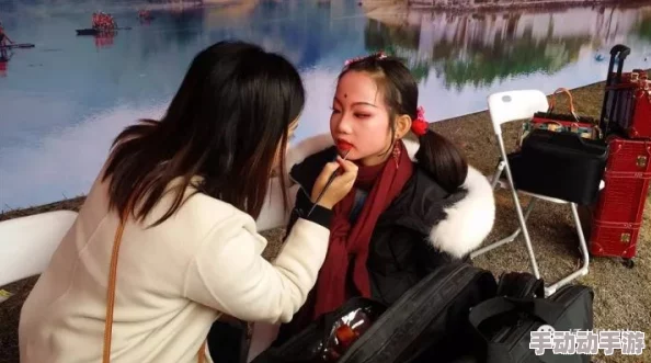 两根硕大一起挤入小雪小说，感受故事中的激情与挑战，揭开角色之间复杂的情感纠葛与成长历程