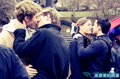 99久久综合狠狠综合久久男同：近期男同文化的崛起与社会接受度提升，引发广泛讨论与关注，成为网络热议话题