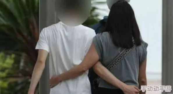 男的操女的视频引发热议，网友们纷纷讨论其背后的社会问题与道德观念，呼吁加强对相关内容的监管与教育