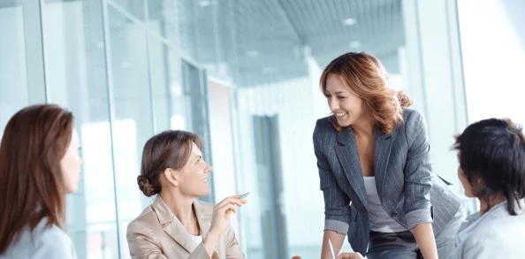 香艳职场：当职场魅力与潜规则交织，谁能在风云变幻中掌控自己的命运？