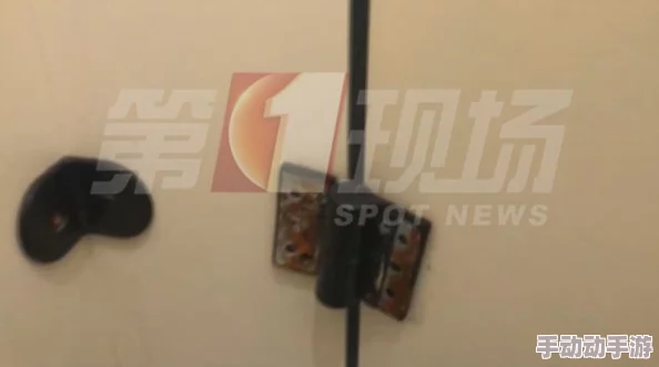 沟厕近距离厕拍：惊现隐秘摄像头，数十名顾客私密瞬间被曝光！