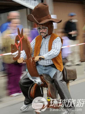 80岁老人玩荒野大镖客2，感受西部牛仔生活的乐趣与挑战，网友纷纷点赞其勇气与热情