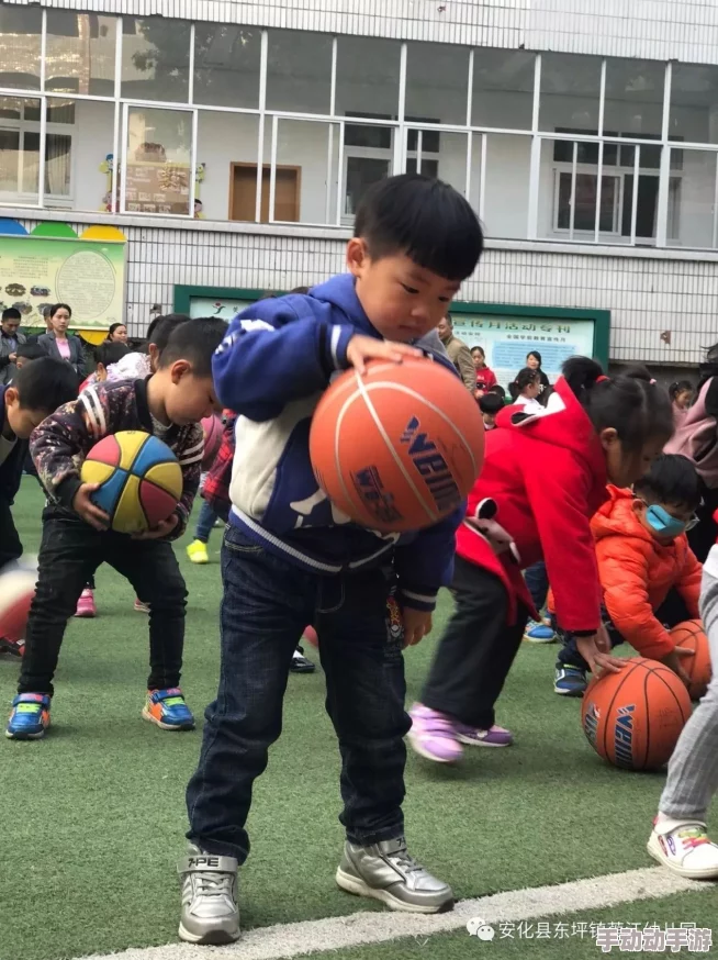 玩帅体育生几把取精经历：一场意外的运动挑战，竟引发了校园内外的热议与关注！