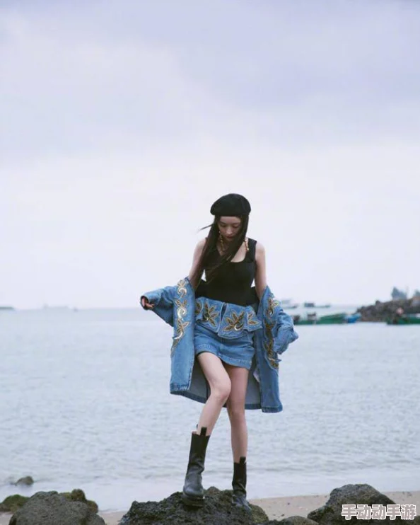 日本女人毛耸耸：最新时尚潮流引发热议，女性自信展现个性魅力的趋势愈加明显