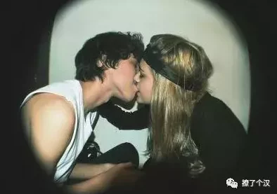 大屌爱爱：最新动态揭示了当代年轻人对爱情与性的全新理解与态度，值得关注