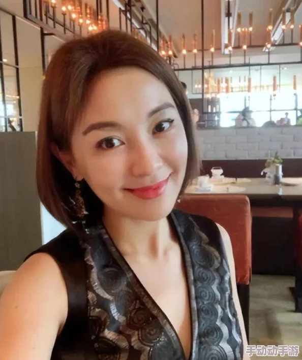 苏婷性荡生活：近日，苏婷在社交媒体上分享了她的最新动态，引发网友热议，讨论其生活方式与个人选择