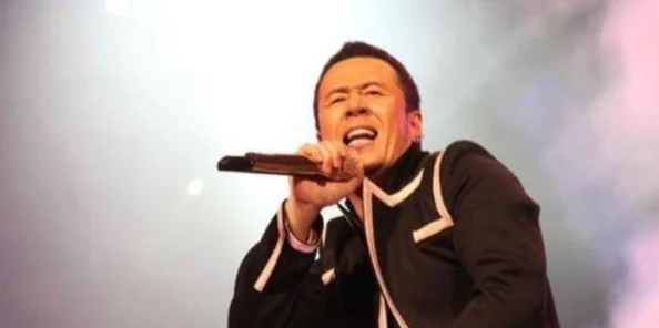 MD74苏清歌:最新动态揭示其在音乐领域的突破与发展,粉丝期待新专辑发布! MD74苏清歌:最新动态揭示其在音乐领域的突破与发展,粉丝期待新专辑发布!