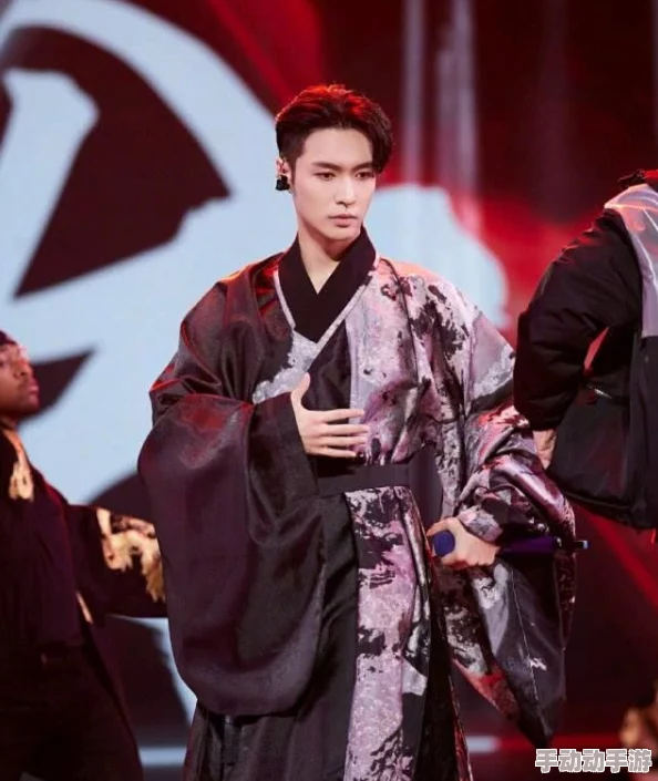 MD74苏清歌:最新动态揭示其在音乐领域的突破与发展,粉丝期待新专辑发布! MD74苏清歌:最新动态揭示其在音乐领域的突破与发展,粉丝期待新专辑发布!