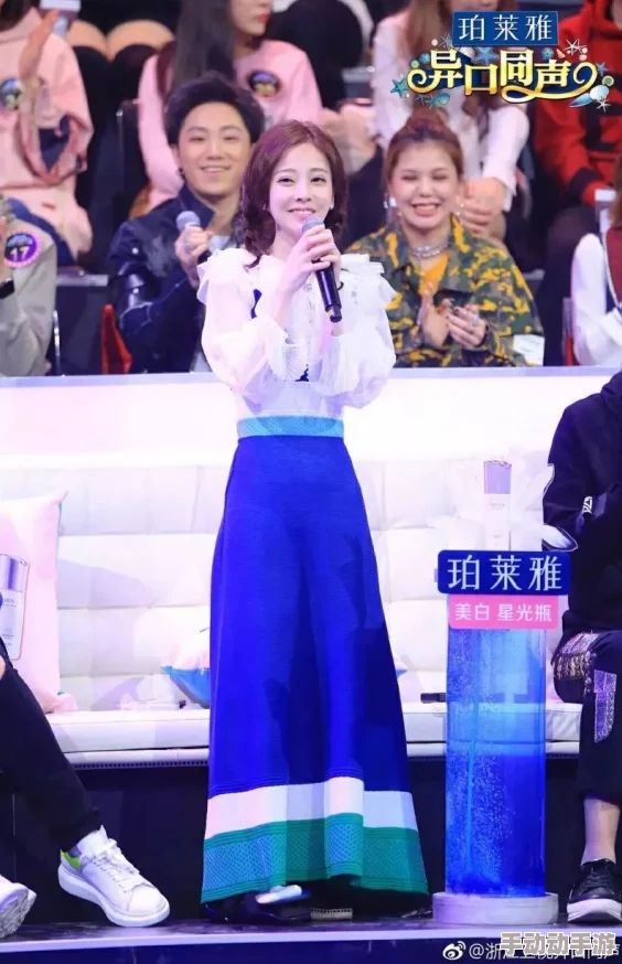 白丝美女,啪啪啪：最新动态引发热议，网友纷纷讨论其背后的故事与影响