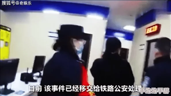 红杏直播衣服脱光光，网友热议：这场直播究竟是艺术还是炒作？