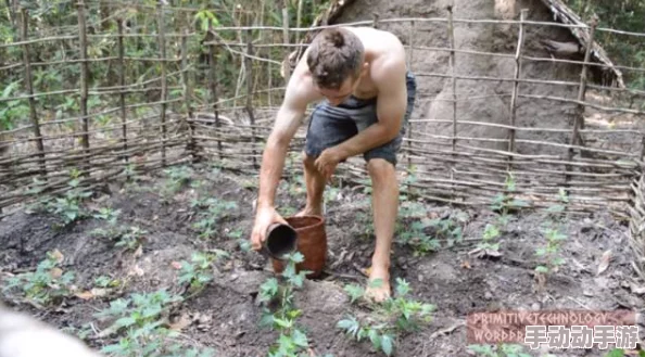 野外猛男的大粗鳮1巴，惊现丛林深处，引发众人围观，震撼场面让人目瞪口呆！