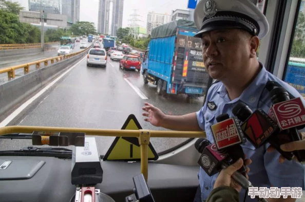 直播干b视频:最新动态揭示了平台监管的新措施与用户反馈,内容创作者面临新的挑战与机遇 直播干b视频:最新动态揭示了平台监管的新措施与用户反馈,内容创作者面临新的挑战与机遇