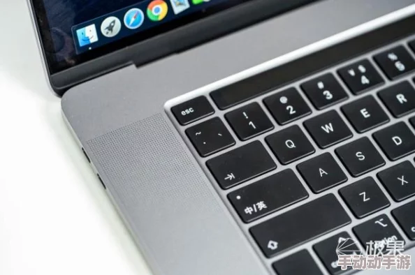16岁日本学生MacBook Pro评测：超越期待的性能与设计，颠覆学习与创作的全新体验！