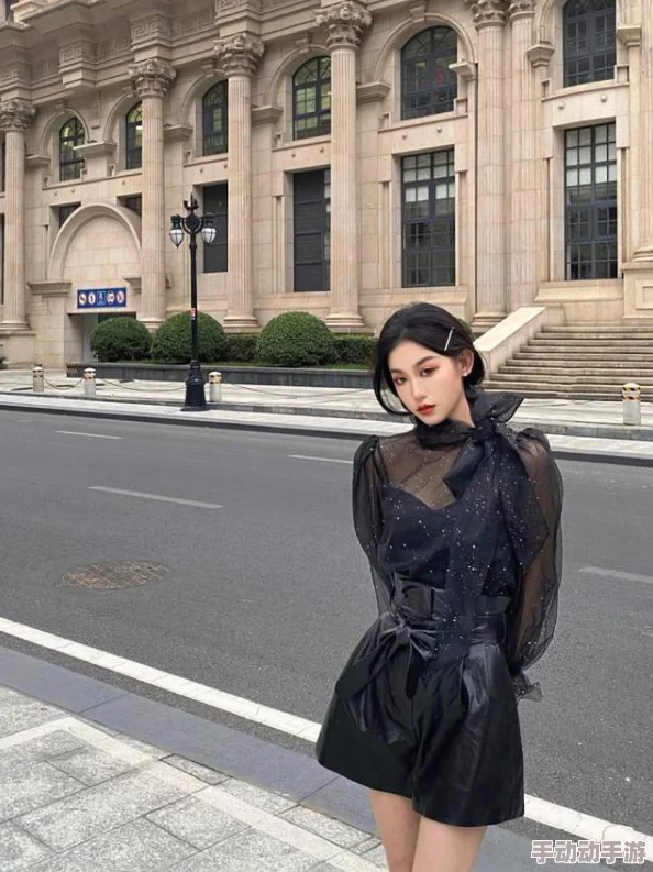 国产50岁老熟女网站最新动态：平台用户增长显著，内容更新频繁，吸引更多中年女性参与互动