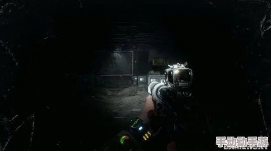 地铁逃生游戏中哪款夜视仪提供更好的夜间视野体验