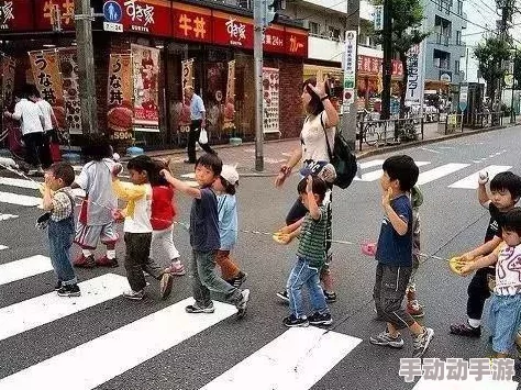 日本亲近相尾换伴的背景故事：揭示隐藏在传统文化背后的情感纠葛与现代社会的冲突！