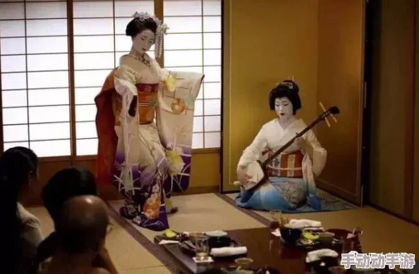 日本亲近相尾换伴的背景故事：揭示隐藏在传统文化背后的情感纠葛与现代社会的冲突！