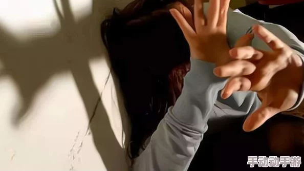 壮父稚女h：震惊社会的禁忌关系，背后隐藏着怎样不为人知的秘密？