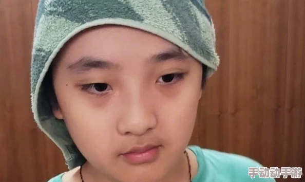 怡交射精xxxxxX：最新动态揭示了这一现象在社交平台上的热议及其对年轻人心理的影响