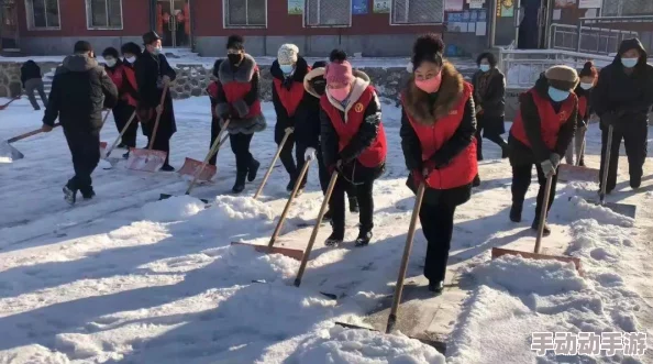 小雪：冬季的第一场雪悄然降临，带来银装素裹的美丽景象与温暖人心的节日气氛