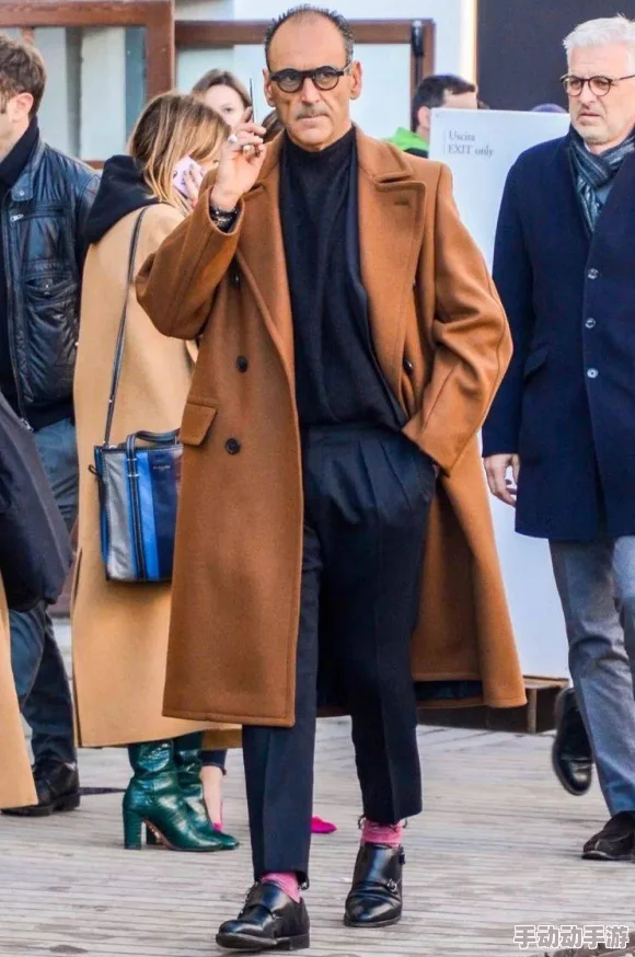 操白丝：最新动态揭示其在时尚界的崛起与影响力，成为年轻人追逐的新潮流标志