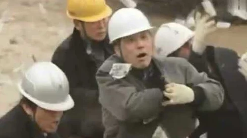 工地上乱j伦小说：最新进展揭示了施工现场的复杂人际关系与情感纠葛，引发广泛关注与讨论