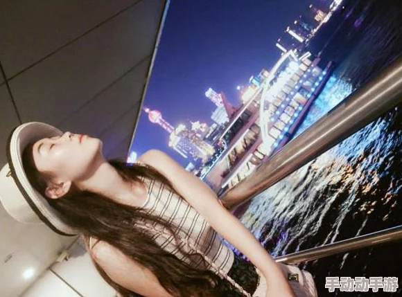 美女下部隐私无遮挡免费视频，网友们对此视频的看法各异，有人认为内容过于露骨，也有人觉得这是艺术表现