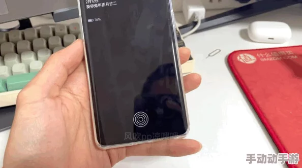 美女的隐私免费网站引发热议，网友们对其内容和安全性表示担忧，同时也有人认为这是个人自由的一种体现