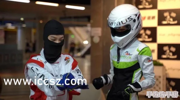 把腿扒开做爽爽视频在线看，网友们对此表示强烈反对，认为这种内容不应在公共平台传播，影响社会风气